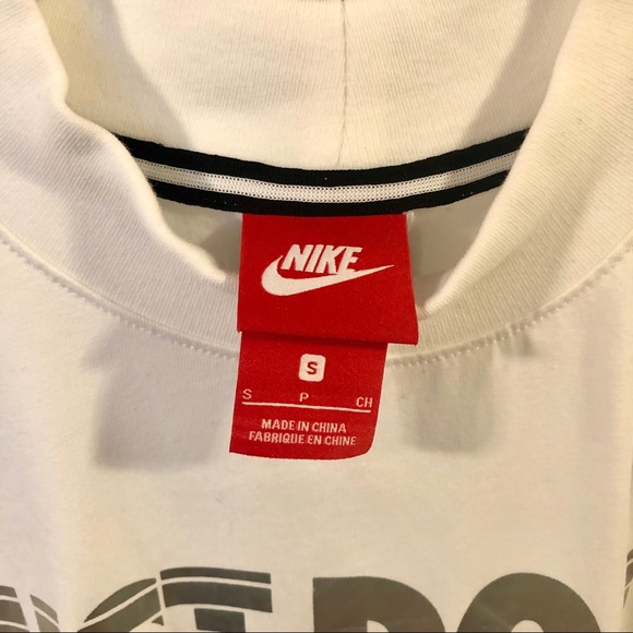 Nike Women's Holographic Longline Mock Neck Tank - Picture 5 of 6